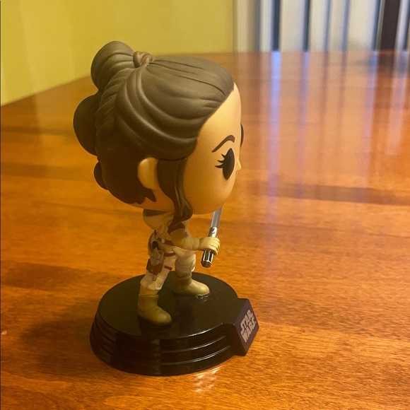 Funko Star Wars Figure with Sword - Picture 4 of 5